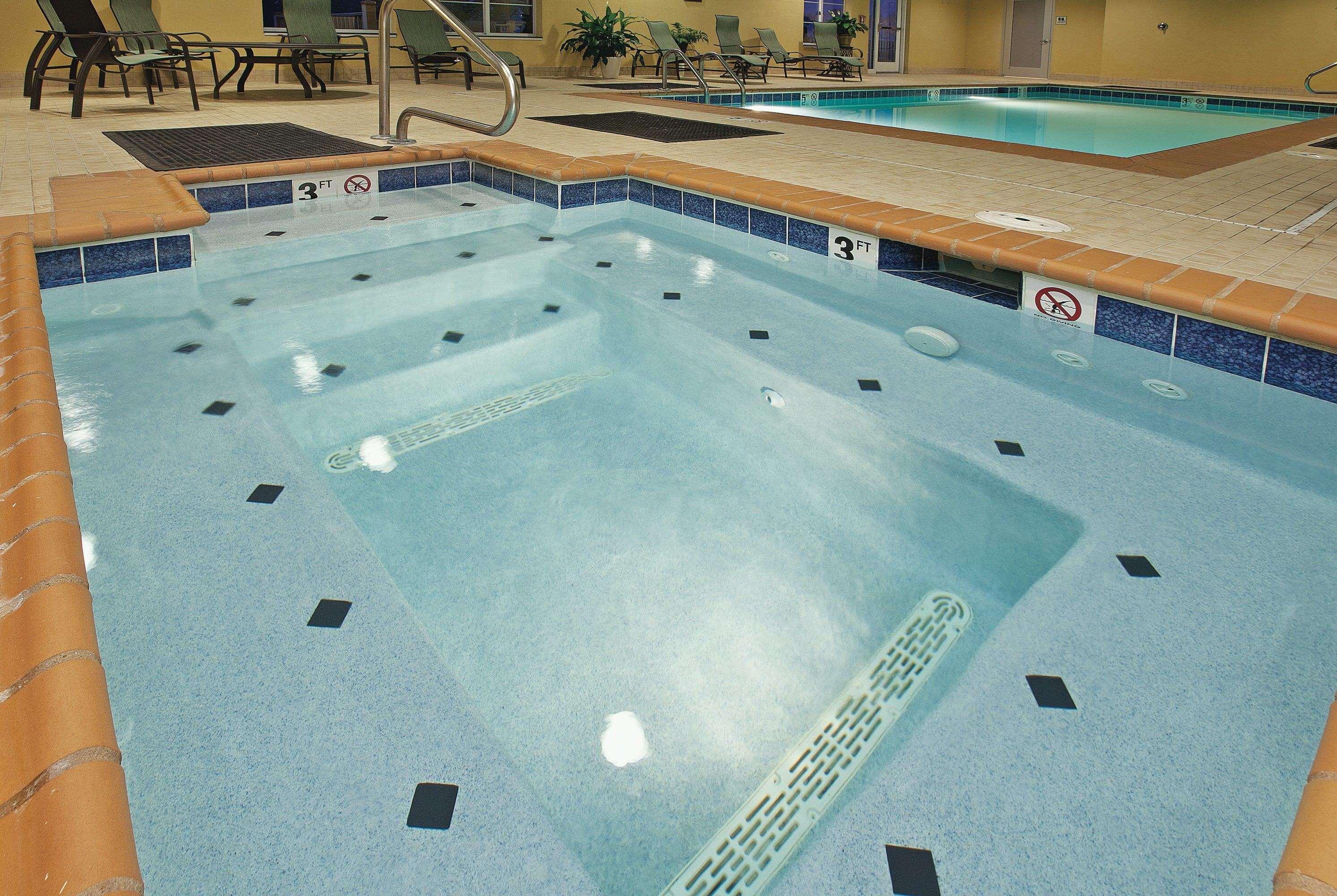 La Quinta By Wyndham Columbus - Edinburgh Hotel Екстериор снимка